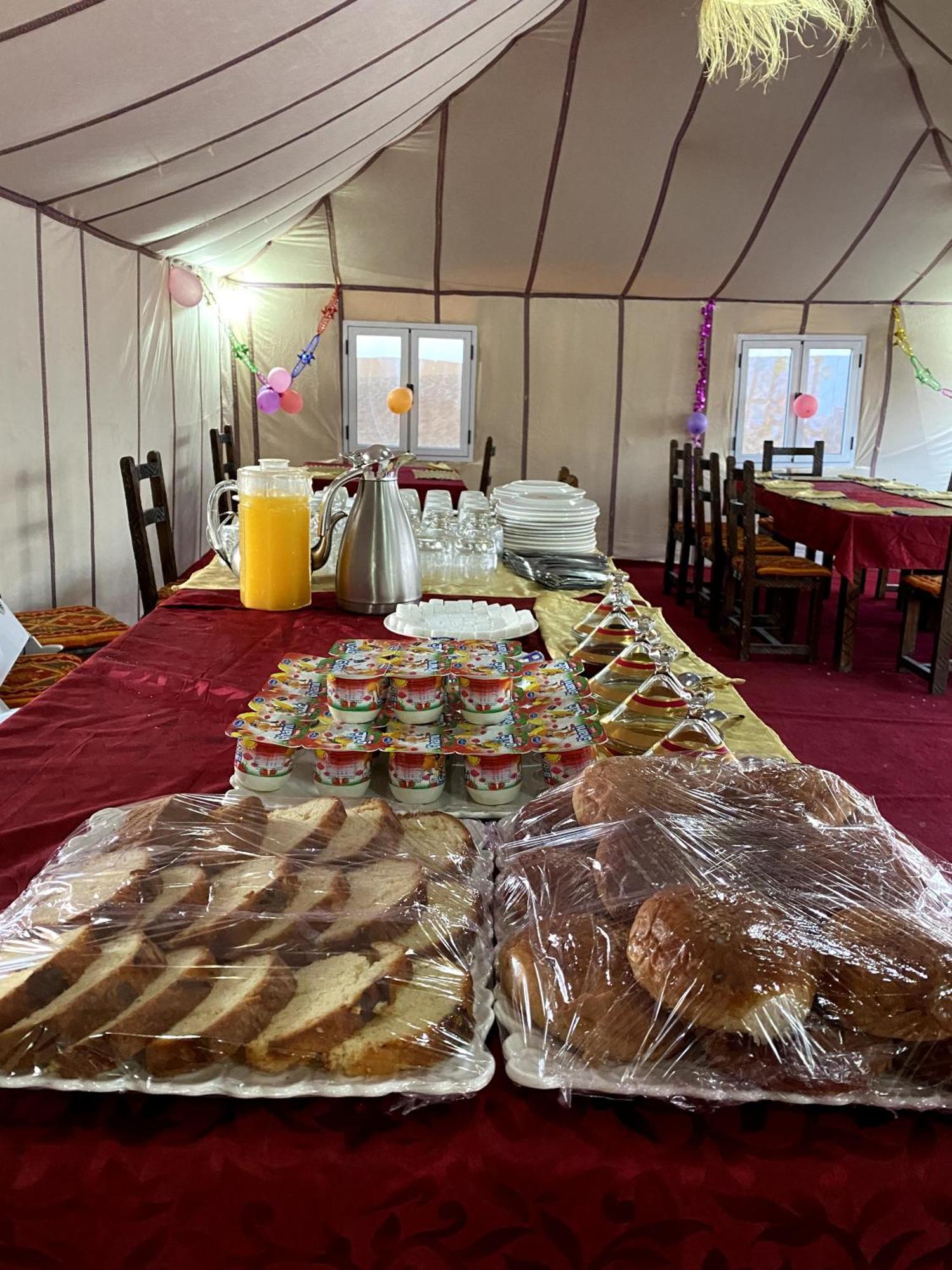 Sahara desert camp Merzouga Bagian luar foto
